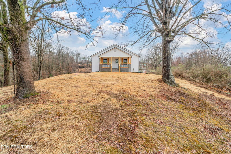 3535 Triple Oak St, Rockford, TN 37853