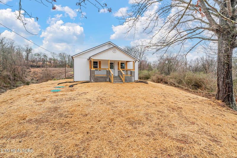3535 Triple Oak St, Rockford, TN 37853