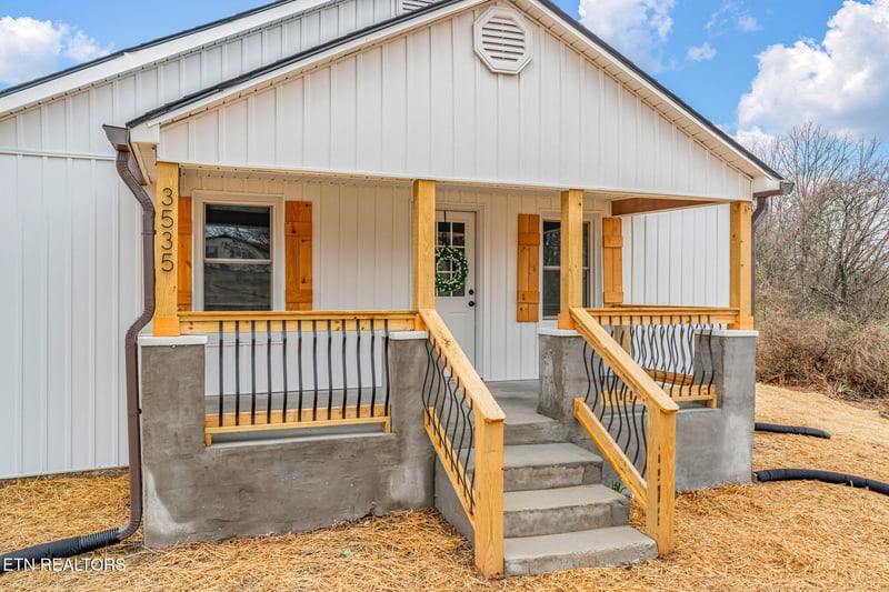 3535 Triple Oak St, Rockford, TN 37853