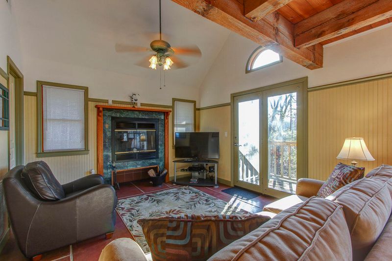 3539 Birds Creek Rd, Sevierville, TN 37876