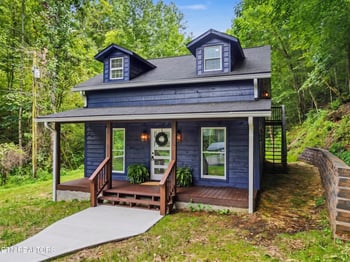 3539 Woodgrove Ln, Maryville, TN 37803