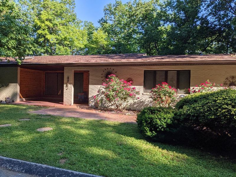 354 Imperial Heights Ln, Lafollette, TN 37766