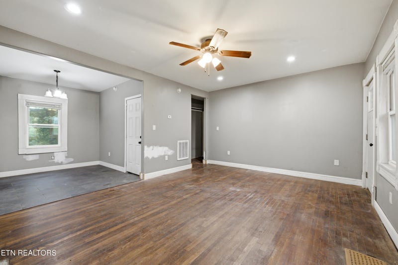 354 Nash Rd, Knoxville, TN 37914