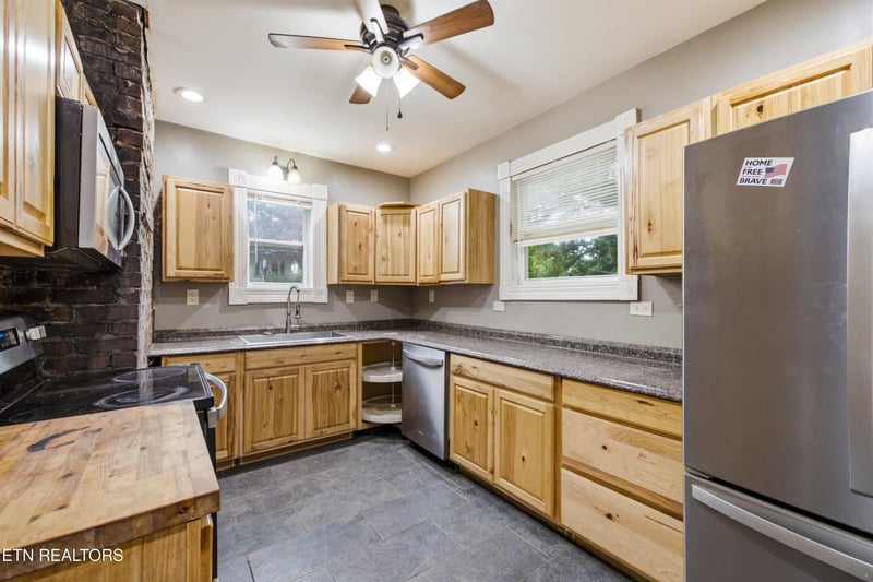 354 Nash Rd, Knoxville, TN 37914