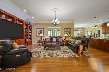 354 Shields Crossing Dr, Bean Station, TN 37708