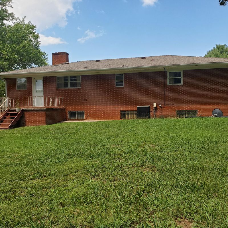 354 Volunteer Dr, Morristown, TN 37814