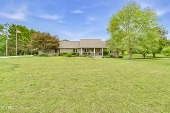 3541 Peppermint Hills Dr, Maryville, TN 37804