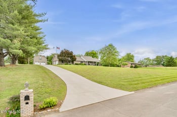 3541 Peppermint Hills Dr, Maryville, TN 37804