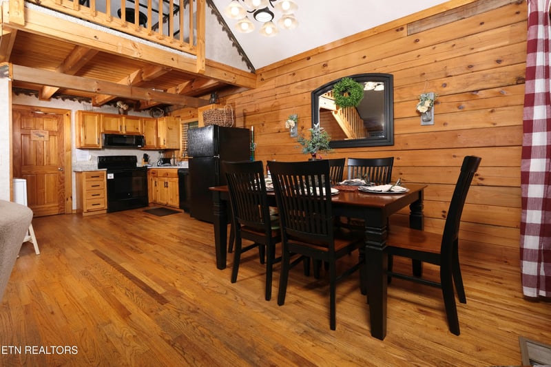 3549 Country Pines Way, Sevierville, TN 37876