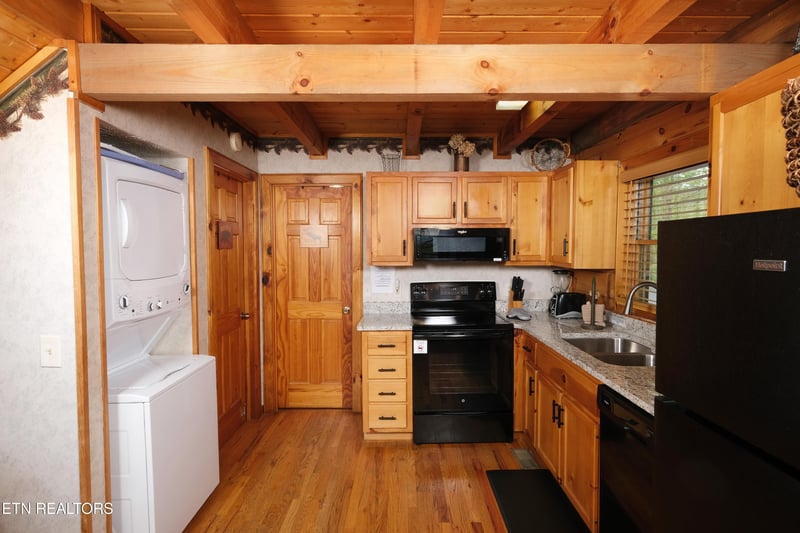 3549 Country Pines Way, Sevierville, TN 37876