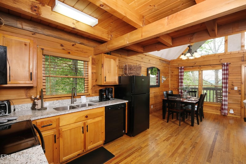 3549 Country Pines Way, Sevierville, TN 37876