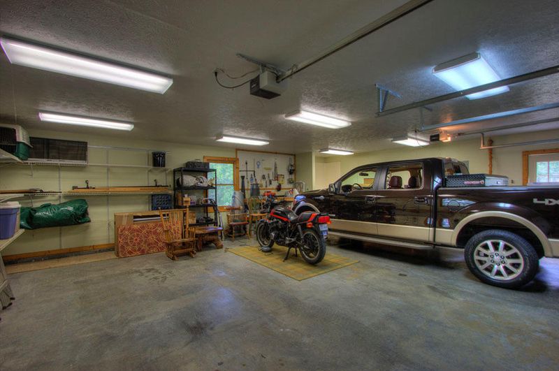 3549 Sugar Tree Dr, Sevierville, TN 37862