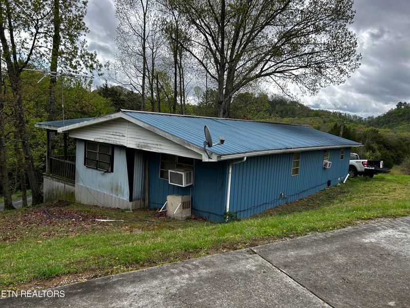 355 Cedar Lane Rd, Madisonville, TN 37354