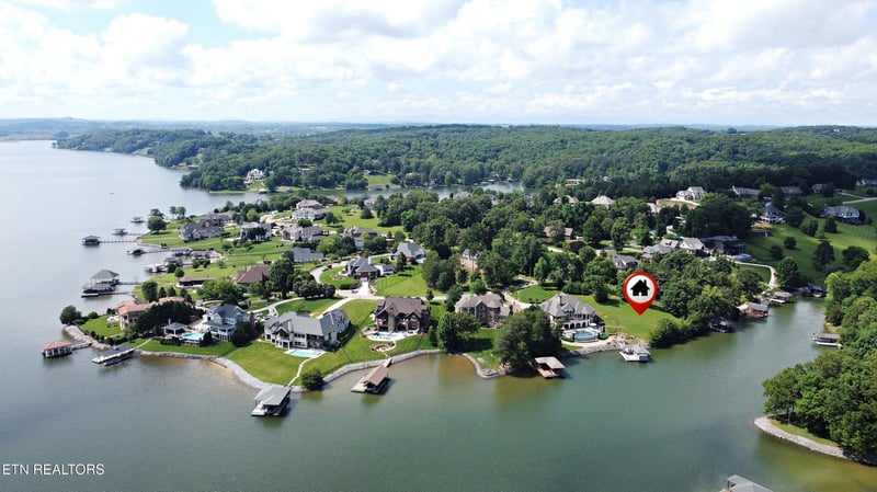 355 Conkinnon Dr, Lenoir City, TN 37772