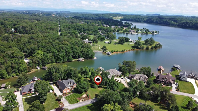 355 Conkinnon Dr, Lenoir City, TN 37772