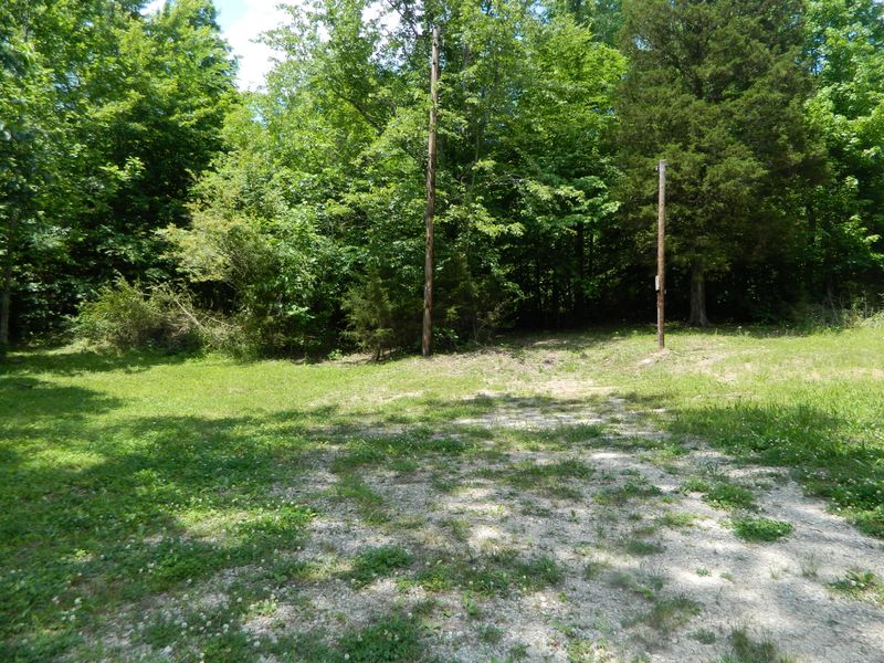 355 Goodman Ln, Oliver Springs, TN 37840