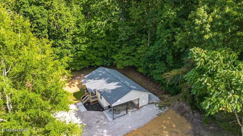 355 Mcdeerman Rd, Jacksboro, TN 37757