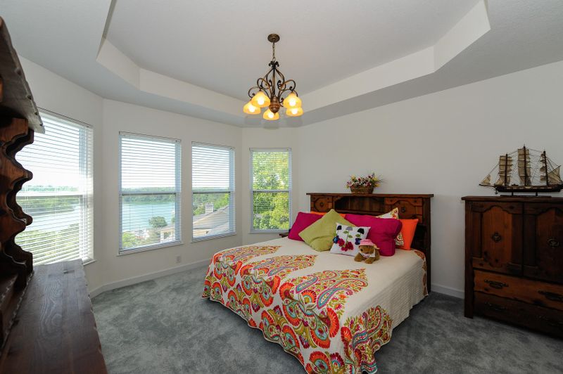 355 Southshore Dr, Greenback, TN 37742