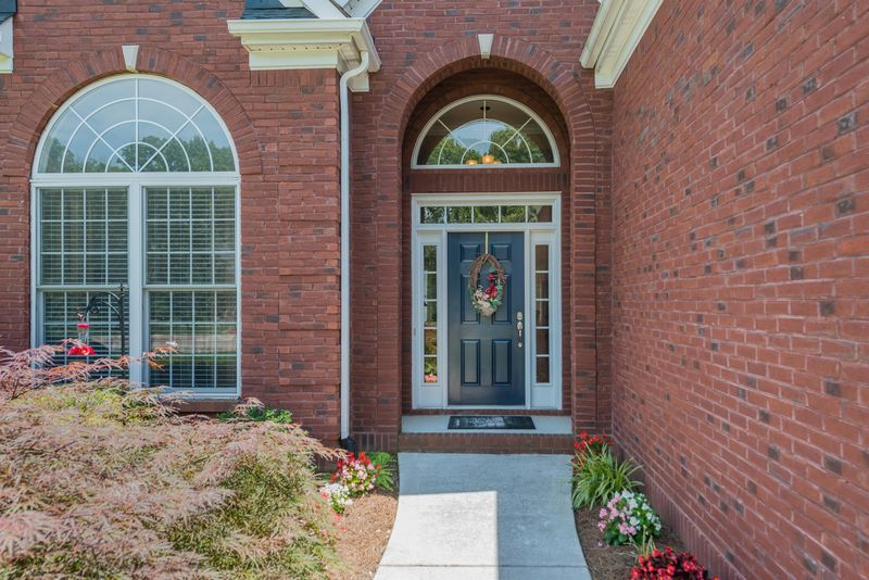 355 Windward Point, Lenoir City, TN 37772