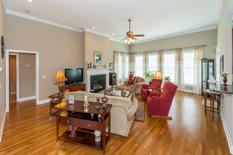 355 Windward Point, Lenoir City, TN 37772