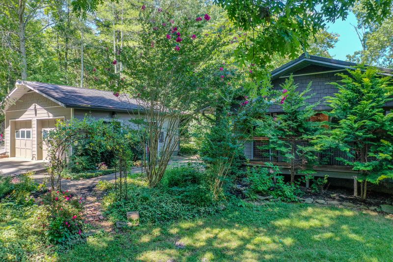 3555 Light Pink Rd, Louisville, TN 37777