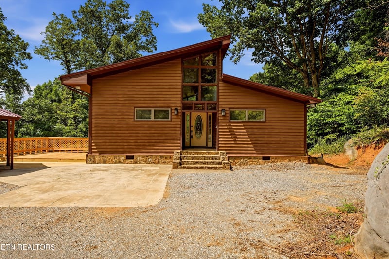 356 Woodland Dr, Sweetwater, TN 37874