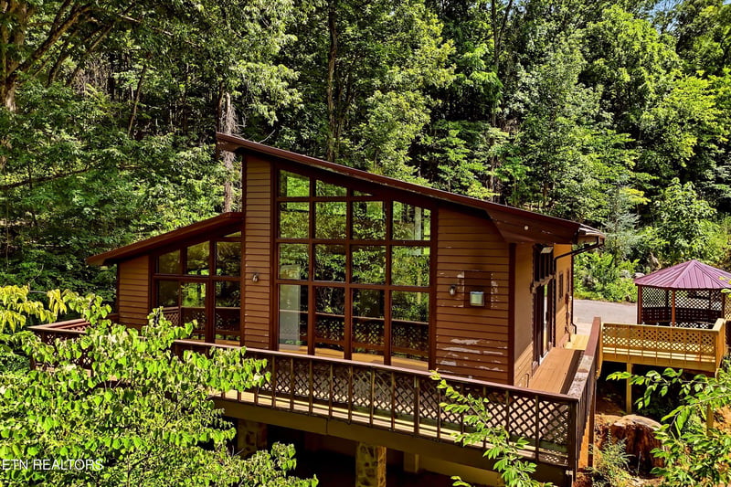 356 Woodland Dr, Sweetwater, TN 37874
