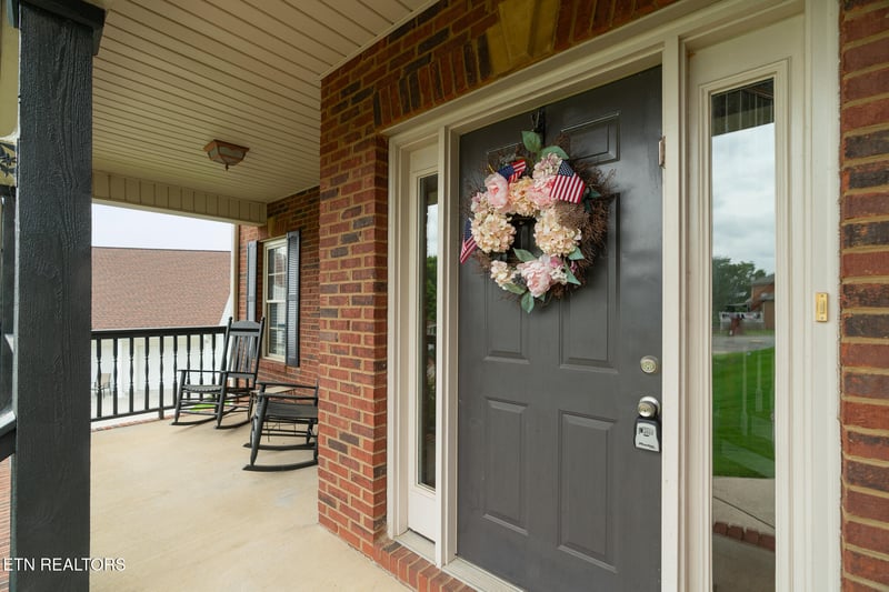 3560 Hirst Cir, Lenoir City, TN 37772