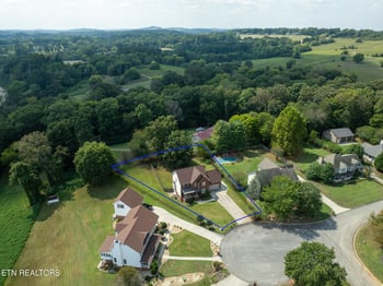 3560 Hirst Cir, Lenoir City, TN 37772