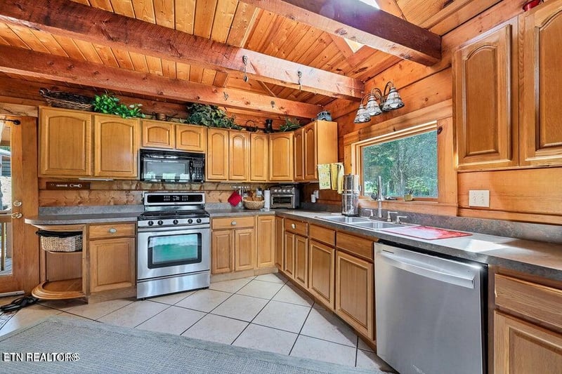 3560 Old Lowe's Ferry Rd, Louisville, TN 37777