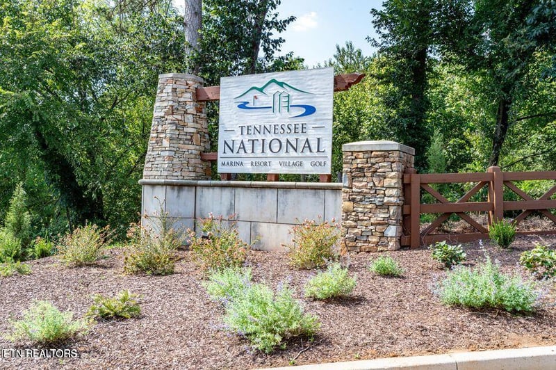3568 Chestnut Ln, Loudon, TN 37774