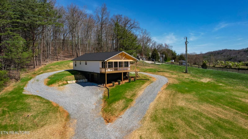 357 Jd Farm Rd, Tellico Plains, TN 37385