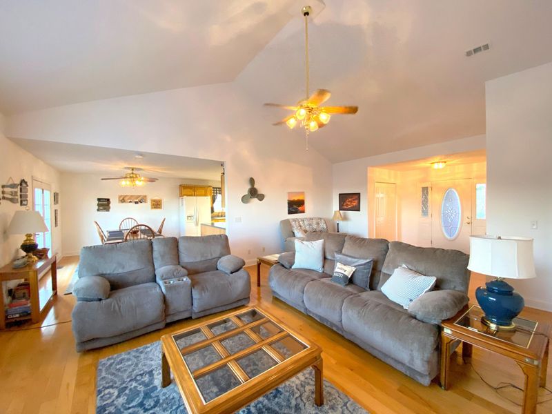 357 Mariner Point Rd, Lafollette, TN 37766