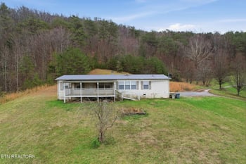 357 Muncey Hollow Ln, Washburn, TN 37888