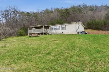 357 Muncey Hollow Ln, Washburn, TN 37888