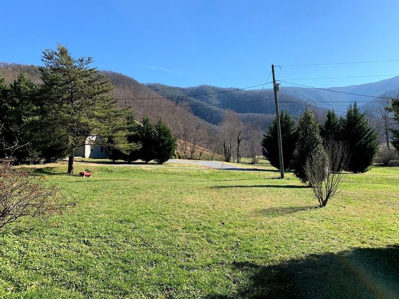 3570 Sugar Camp Cir, Sevierville, TN 37862