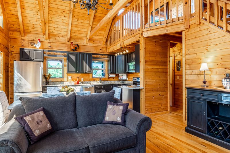 3570 Sugar Tree Dr, Sevierville, TN 37862