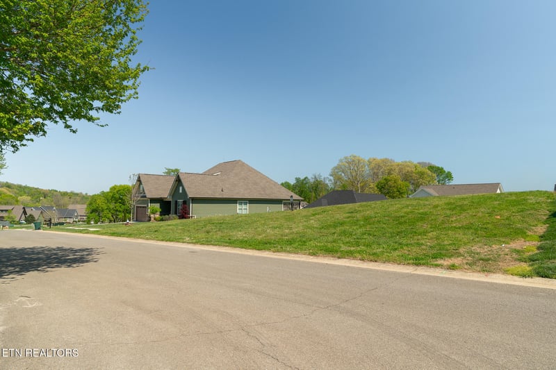 3574 Persimmon, Loudon, TN 37774