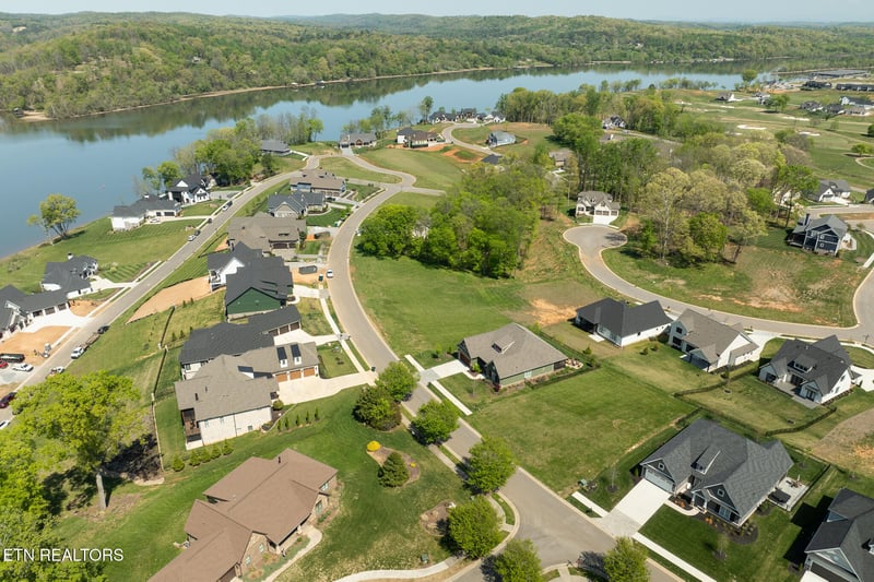 3574 Persimmon, Loudon, TN 37774