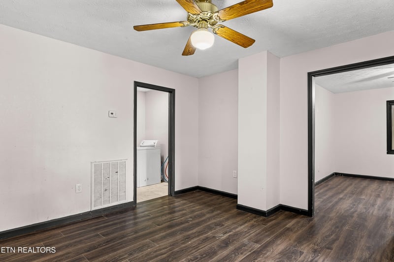 3575 Weavers Dr, Louisville, TN 37777