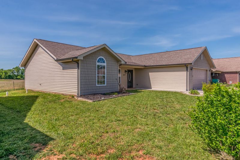 3577 Spence Cir, Maryville, TN 37804