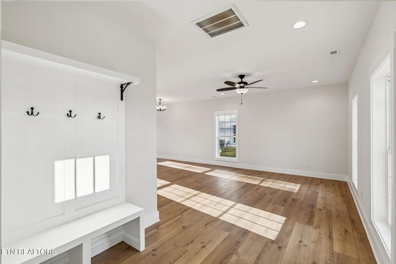 358 Clinch Ave, Clinton, TN 37716