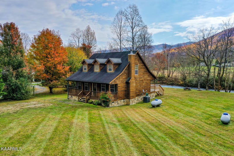 3580 Mountain Creek Way, Cosby, TN 37722