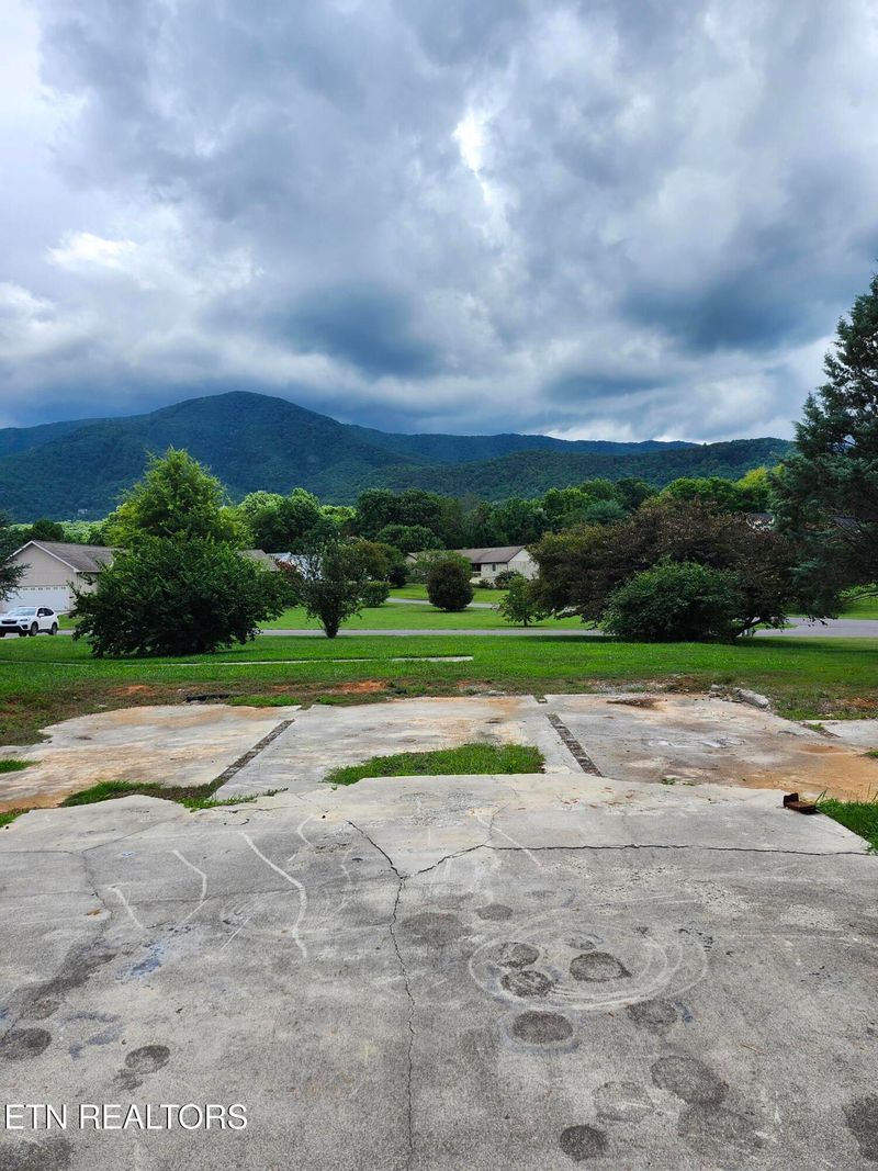 3584 Deer Field Cir, Sevierville, TN 37862