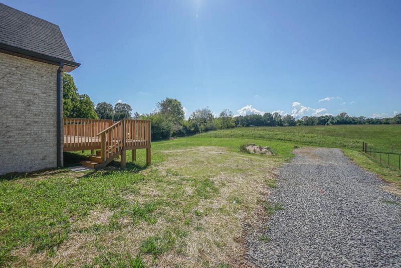 3588 Brook Rd, Greenback, TN 37742