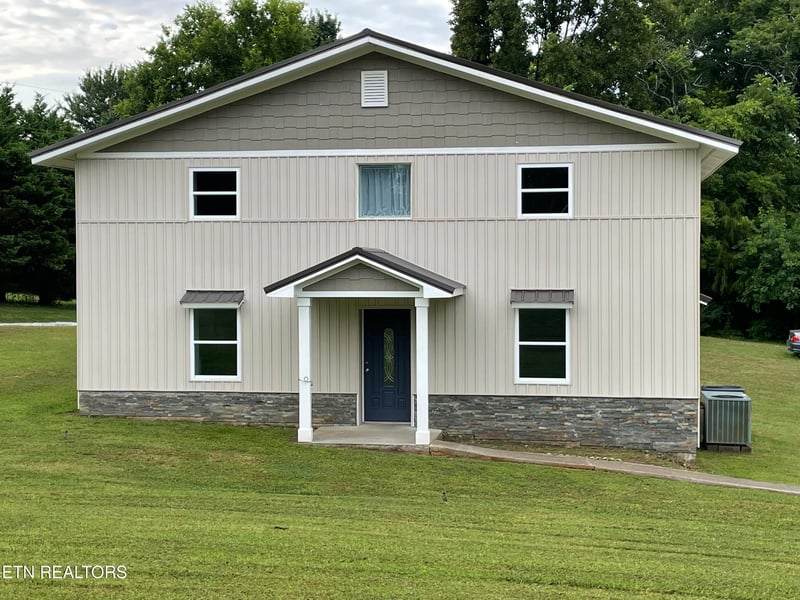 359 Community Dr, Madisonville, TN 37354