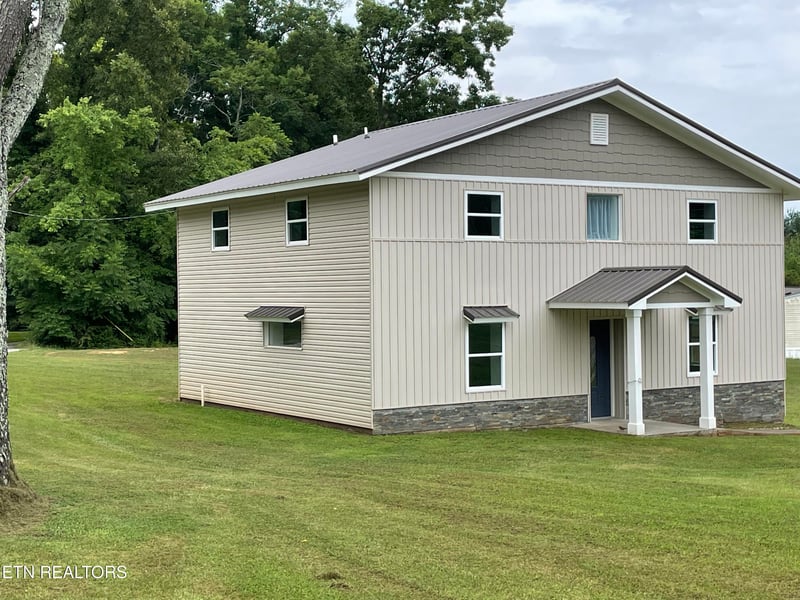 359 Community Dr, Madisonville, TN 37354