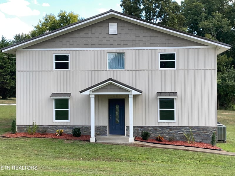 359 Community Dr, Madisonville, TN 37354