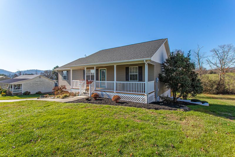 359 Deer Ridge Dr, Rutledge, TN 37861