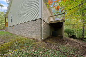 359 E Cove Rd, Monterey, TN 38574